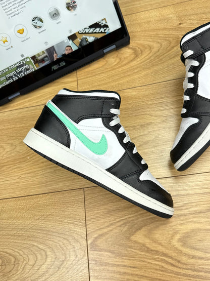 Nike Air Jordan 1 Low (37.5)