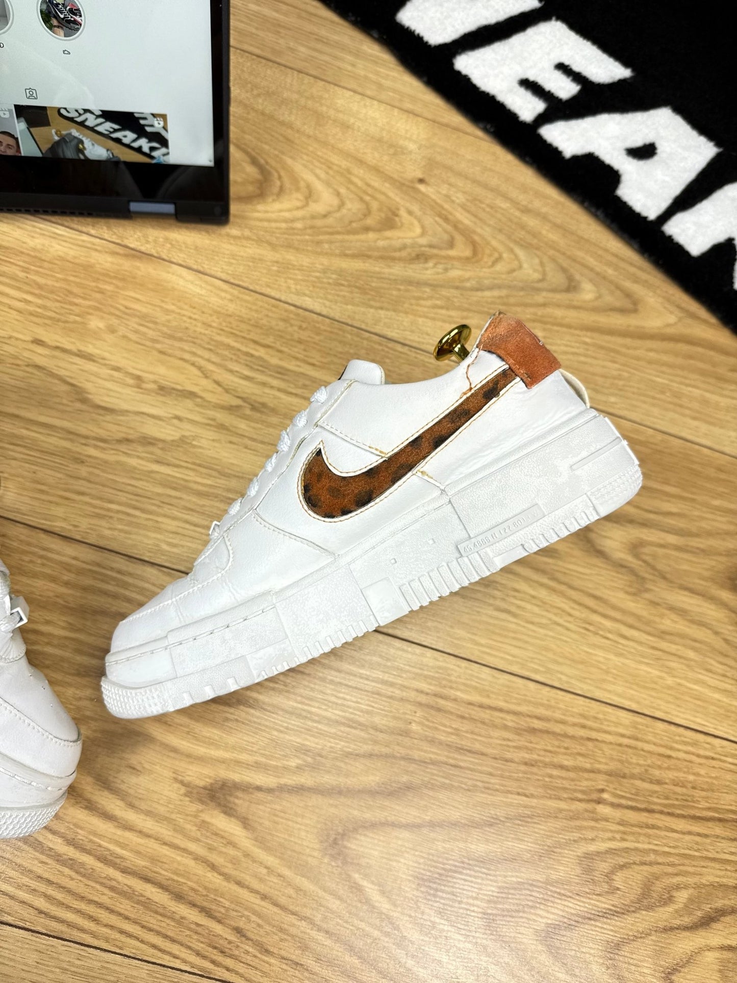 Nike Air Force 1 Pixel (40.5)