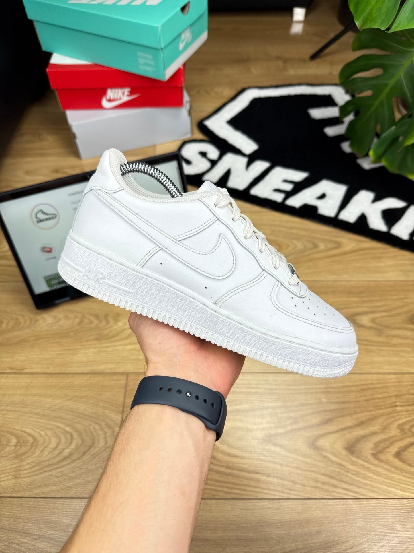 Nike Air Force 1 Low (38.5)