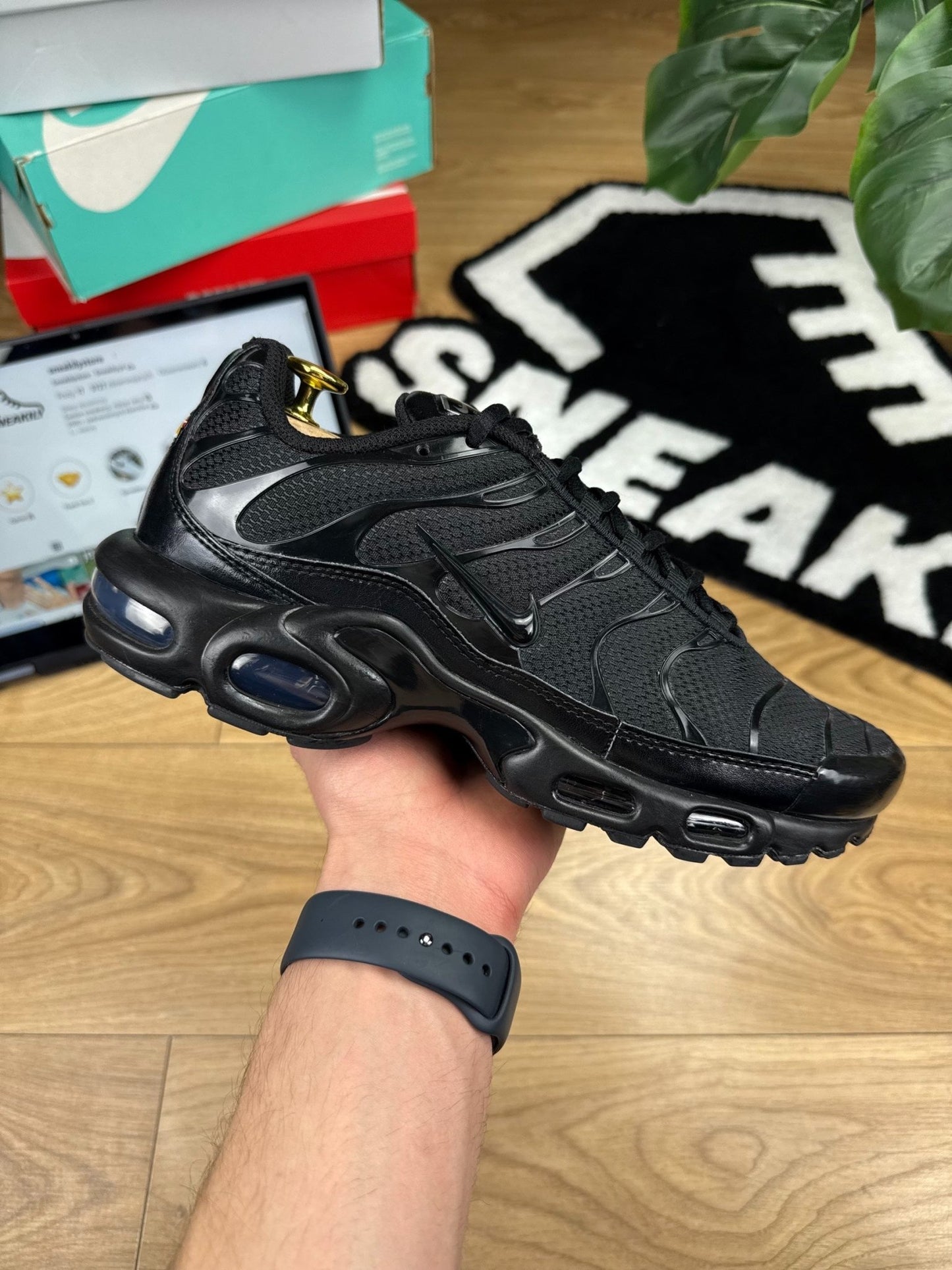 Nike Air Max Plus (42.5) - sneakilystore