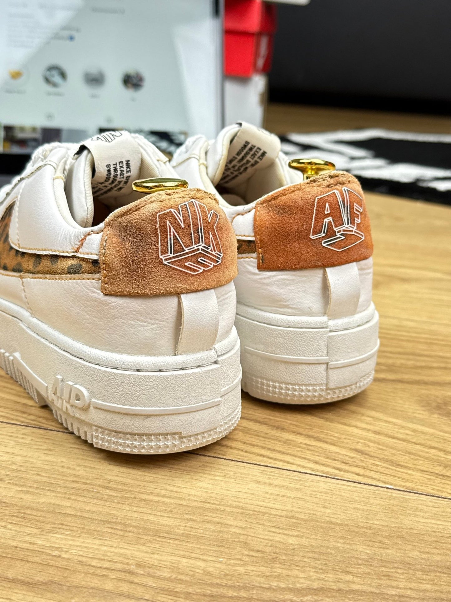 Nike Air Force 1 Pixel (40.5)