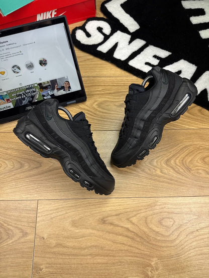 Nike Air Max 95 (40.5) - sneakilystore