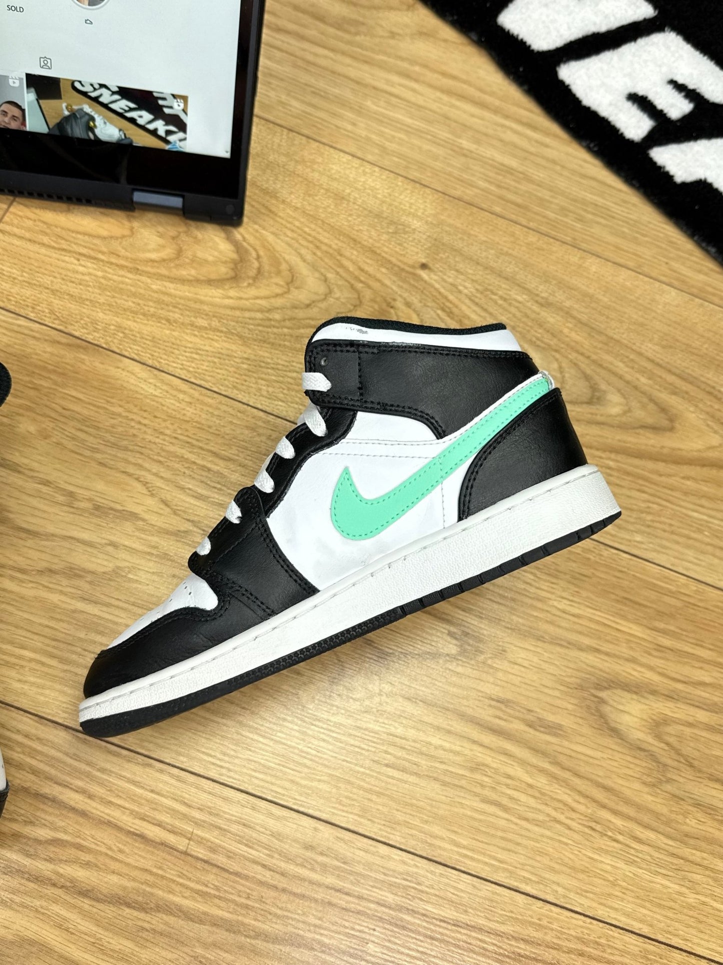 Nike Air Jordan 1 Low (37.5)