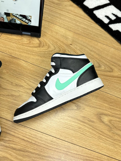Nike Air Jordan 1 Low (37.5)