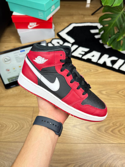 Nike Air Jordan 1 Mid (37.5)