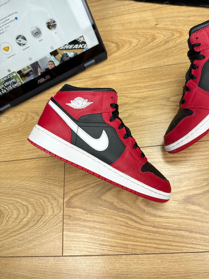 Nike Air Jordan 1 Mid (37.5)