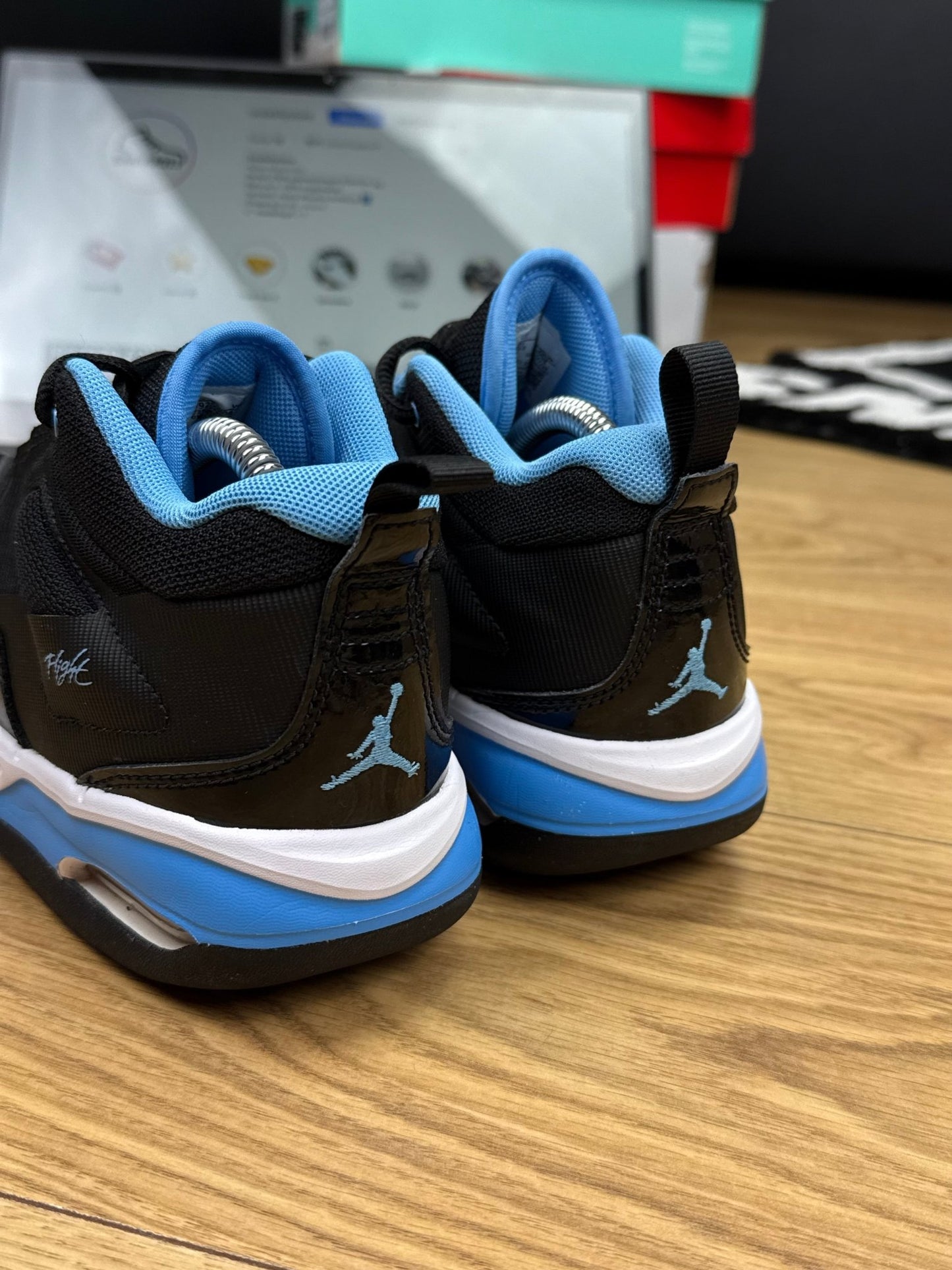 Nike Air Jordan Stay Loyal 3 (38.5)