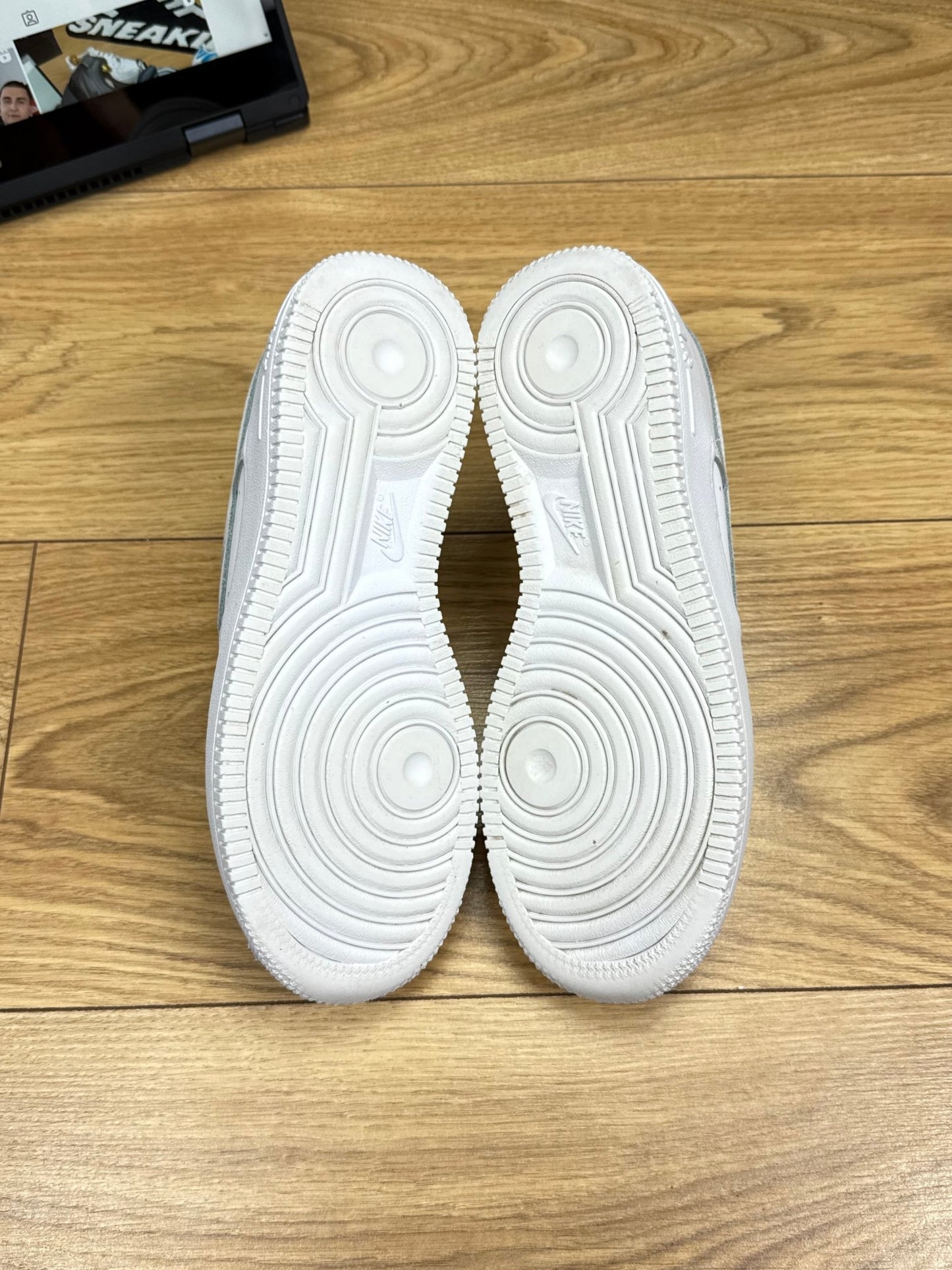 Nike Air Force 1 Low (37.5)