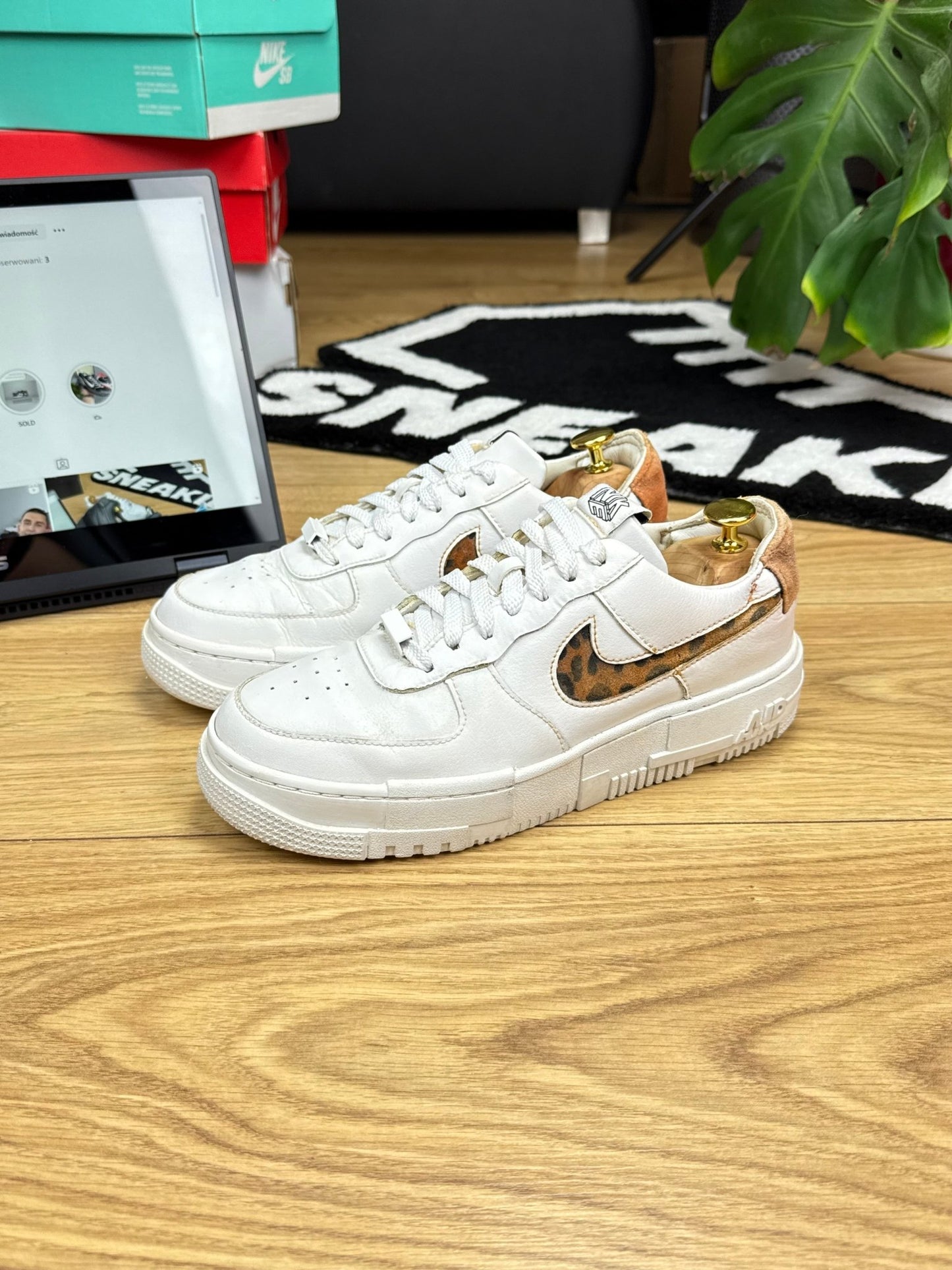 Nike Air Force 1 Pixel (40.5)