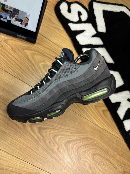 Nike Air Max 95 (44) - sneakilystore