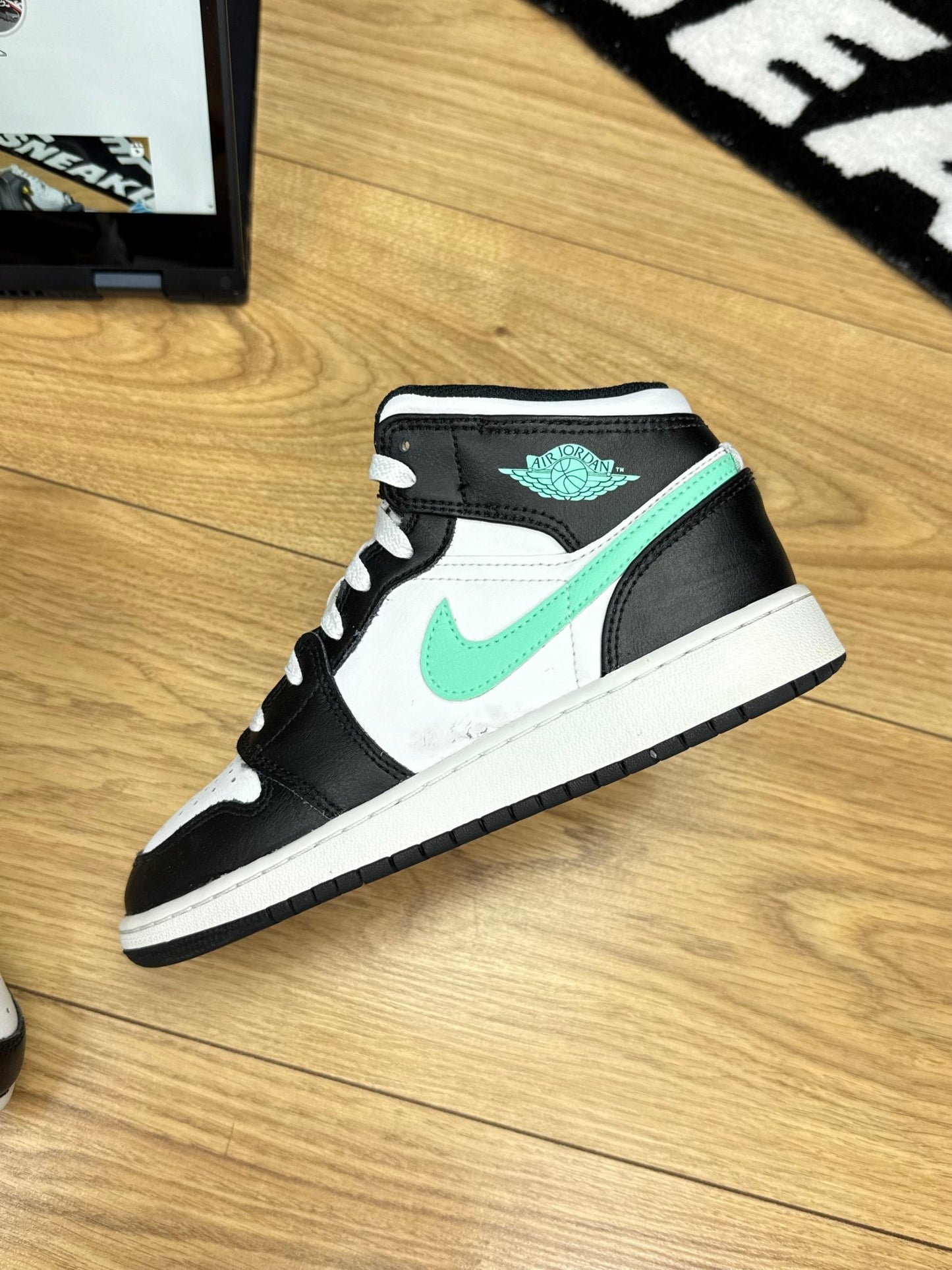 Nike Air Jordan 1 Low (37.5)