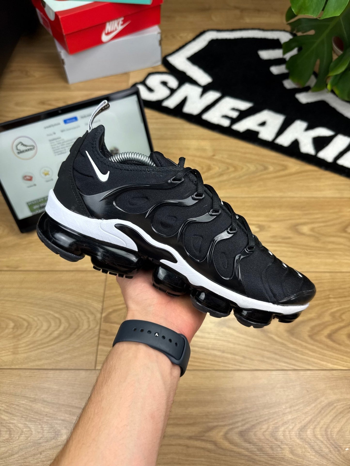 Nike Air Vapormax Plus (44)
