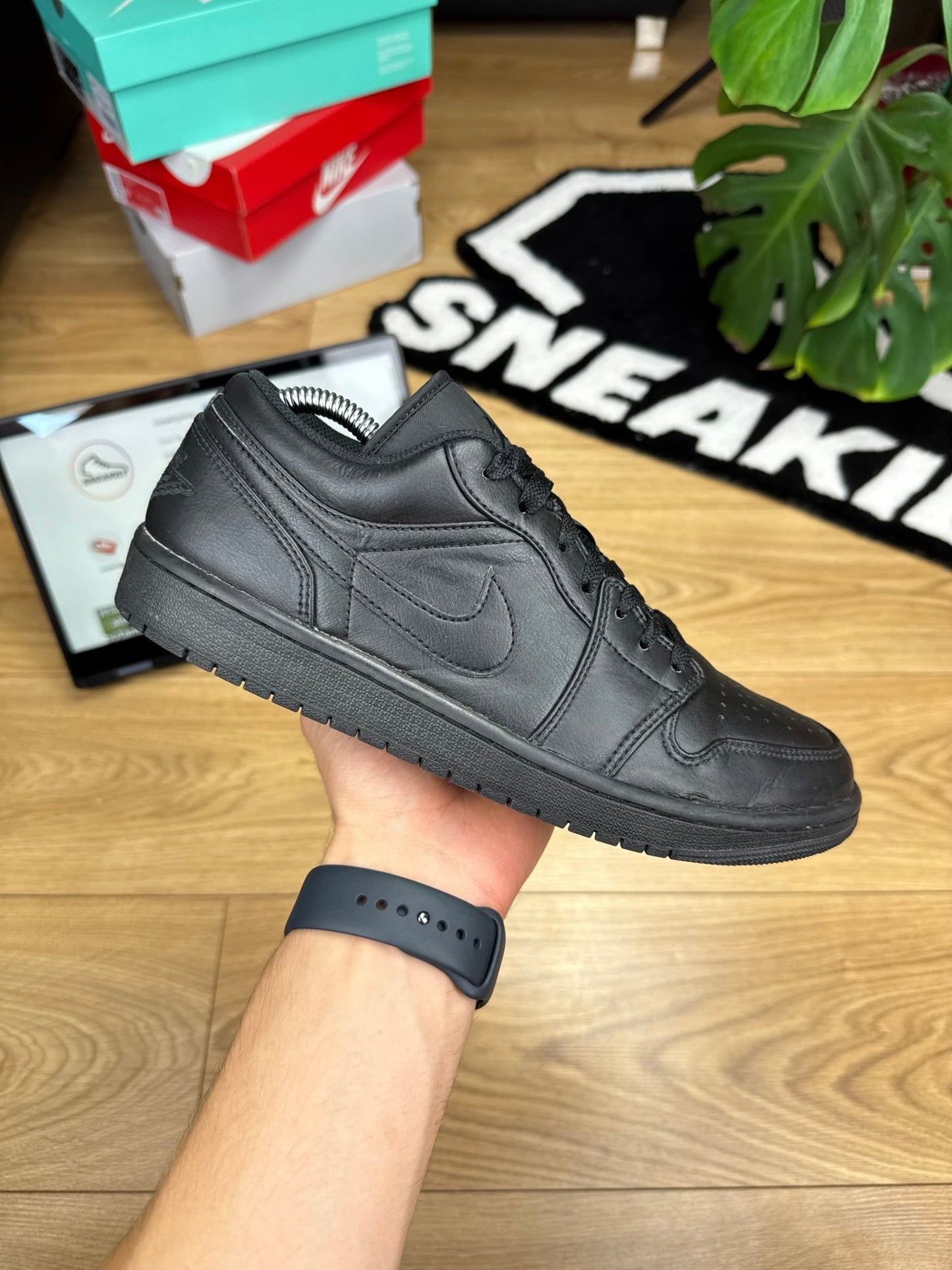 Nike Air Jordan 1 Low (42.5)