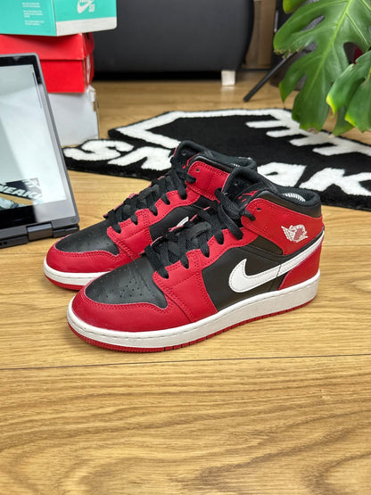 Nike Air Jordan 1 Mid (37.5)
