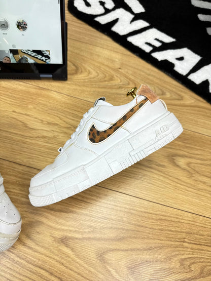 Nike Air Force 1 Pixel (40.5)
