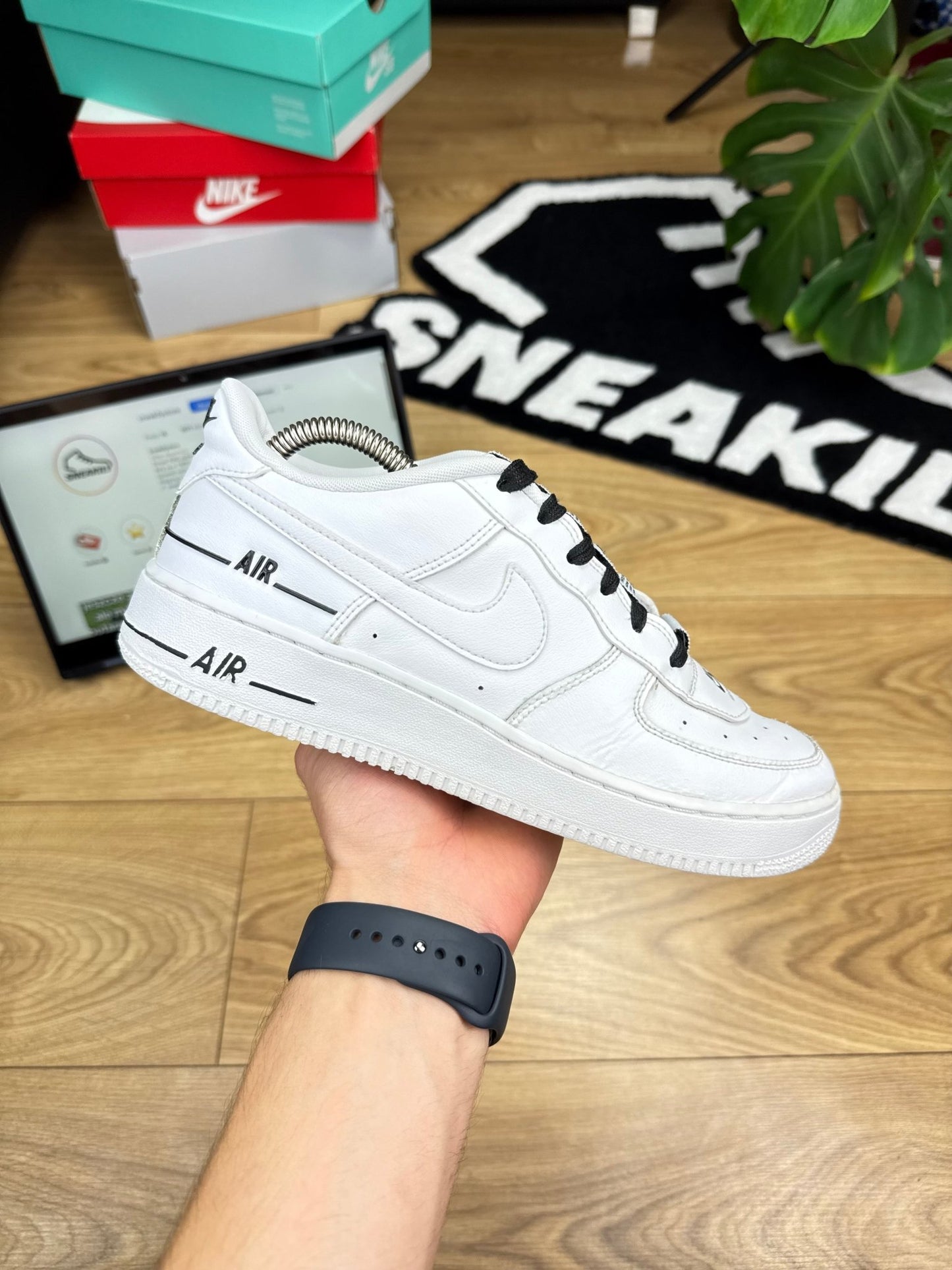 Nike Air Force 1 Low (40)