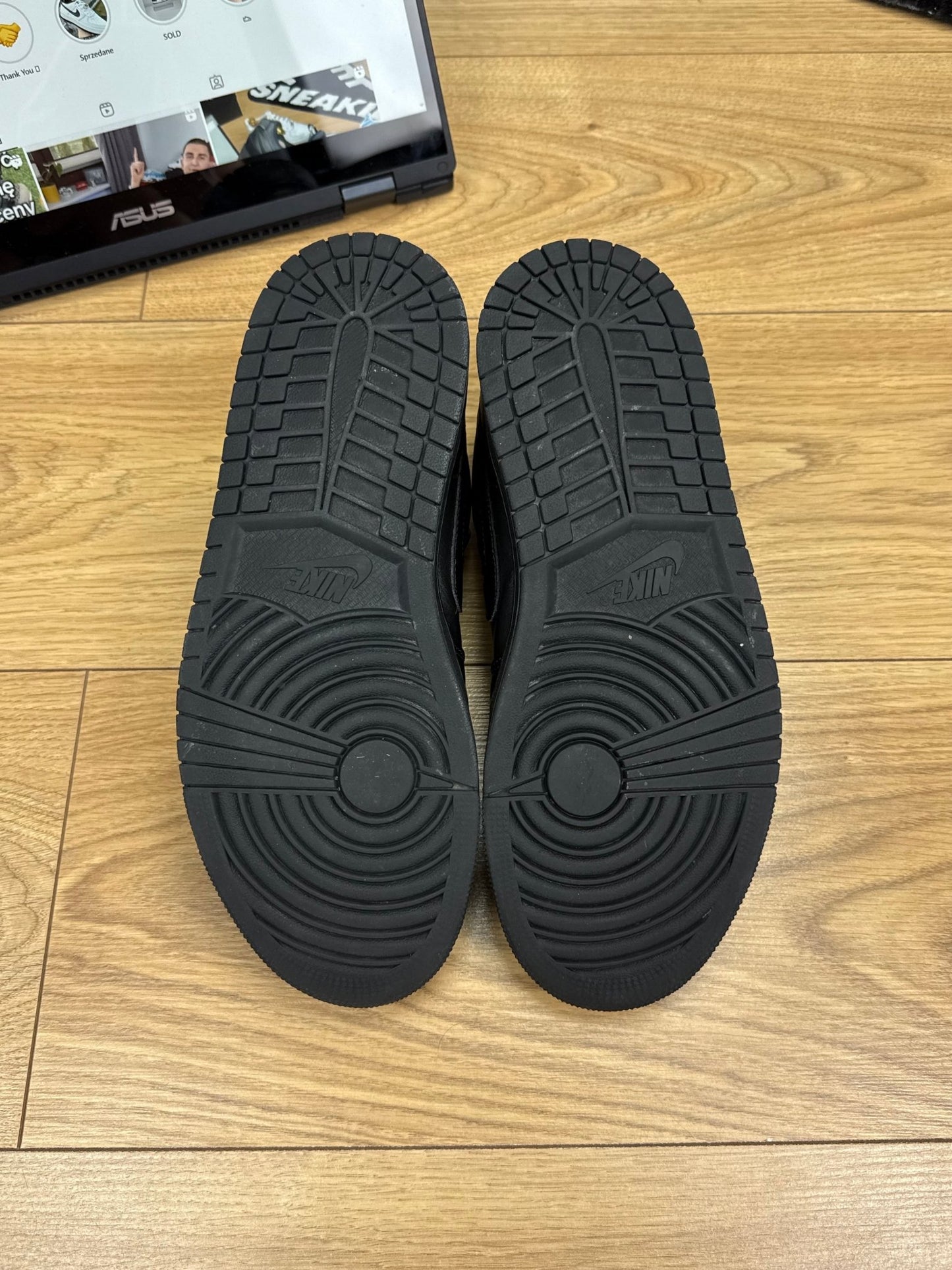 Nike Air Jordan 1 Low (42.5)