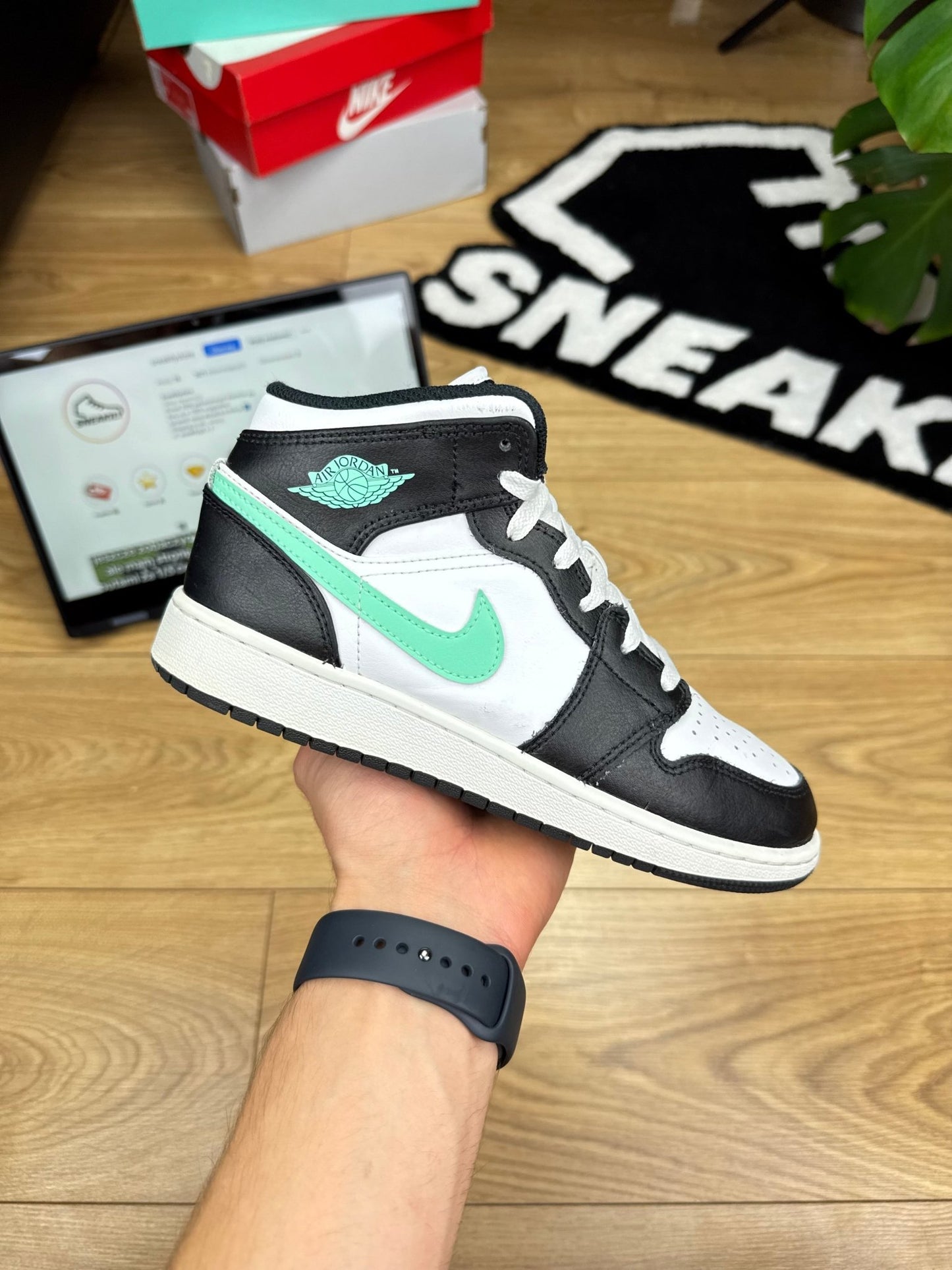 Nike Air Jordan 1 Low (37.5)