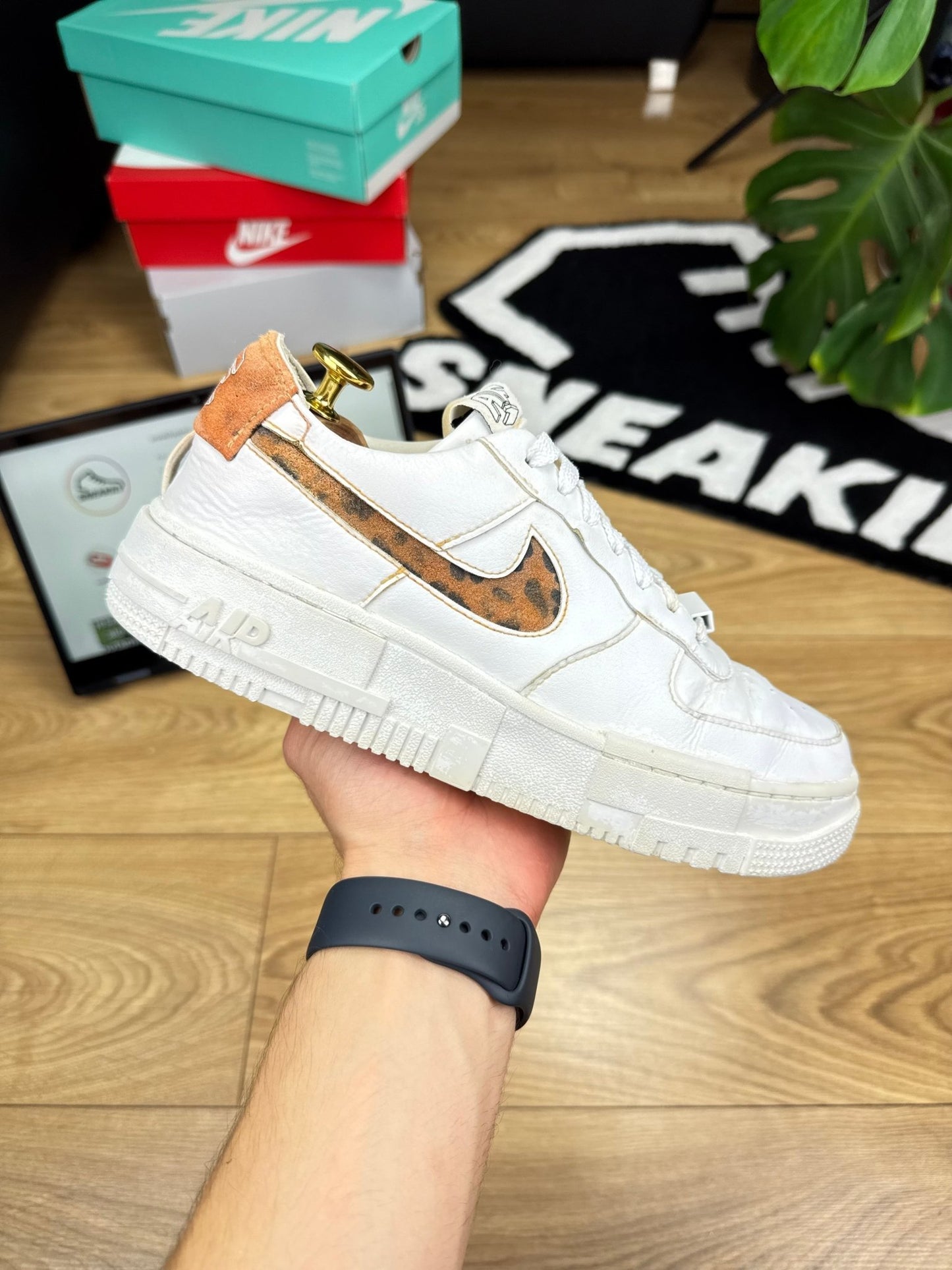 Nike Air Force 1 Pixel (40.5)
