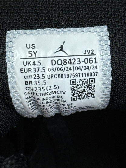 Nike Air Jordan 1 Mid (37.5)