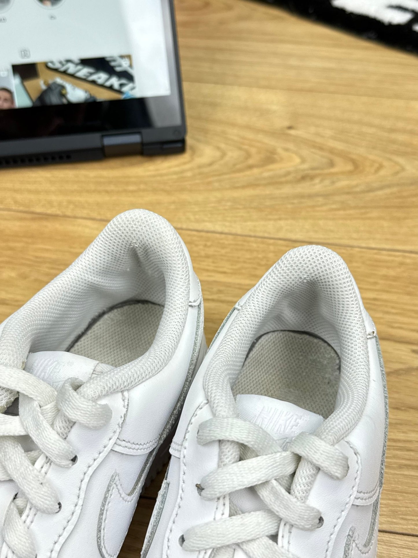 Nike Air Force 1 Low (40)