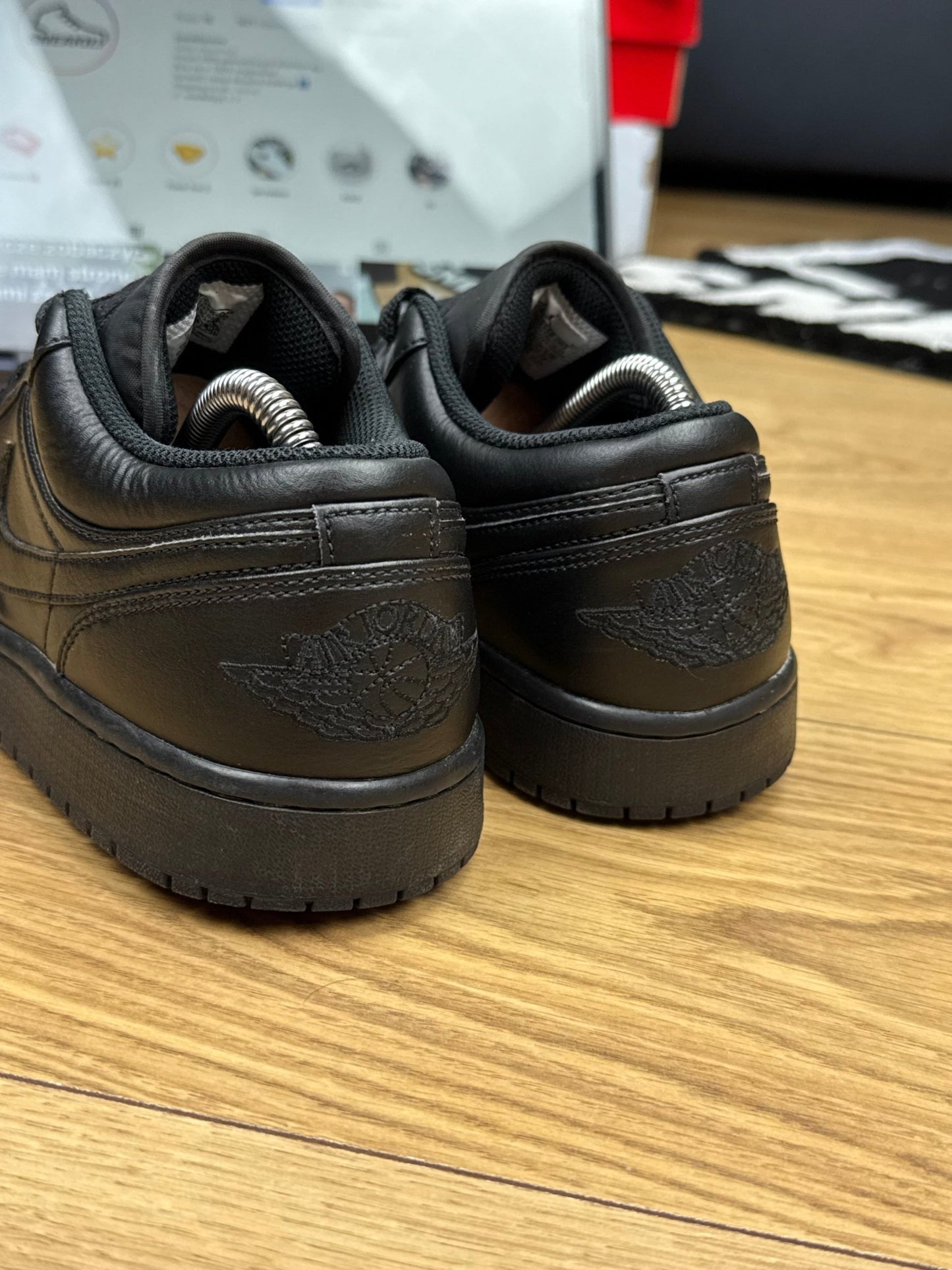Nike Air Jordan 1 Low (42.5)