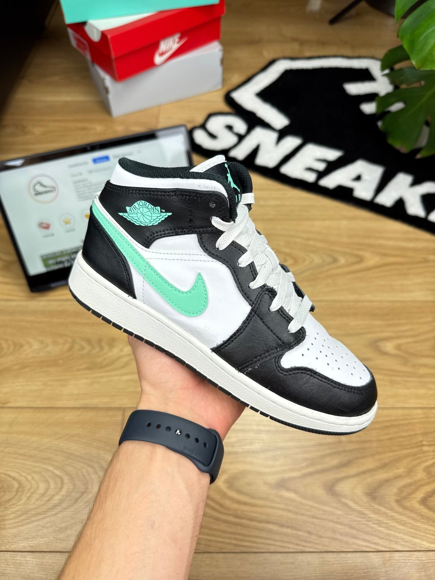 Nike Air Jordan 1 Low (37.5)