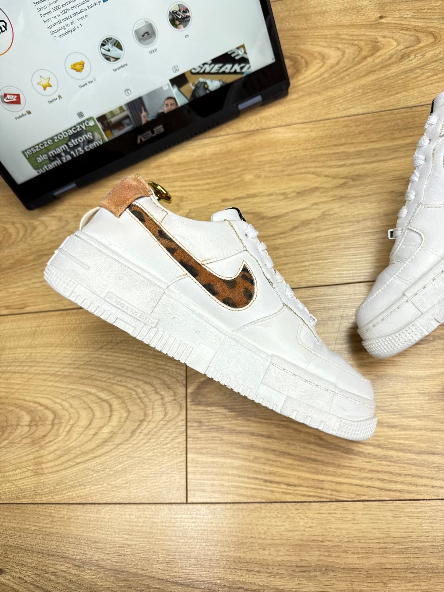 Nike Air Force 1 Pixel (40.5)