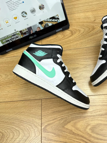 Nike Air Jordan 1 Low (37.5)