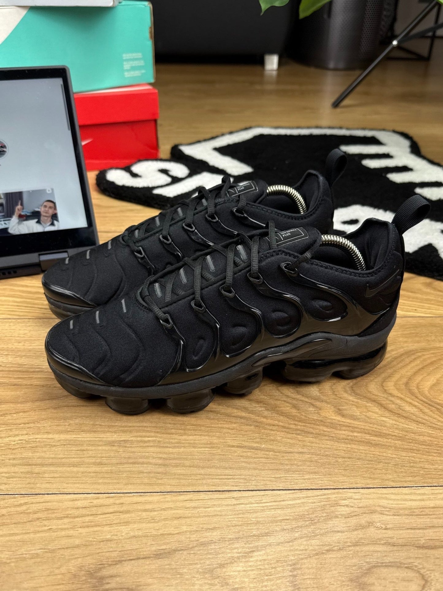 Nike Air Vapormax Plus (42) - sneakilystore